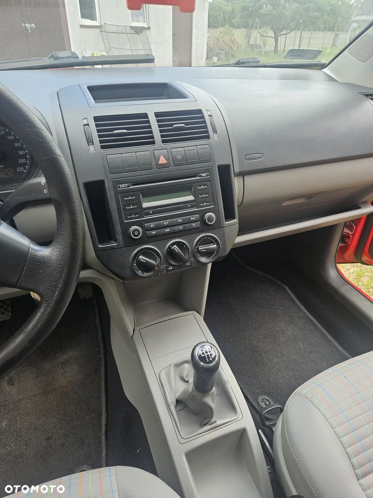Volkswagen Polo - 8