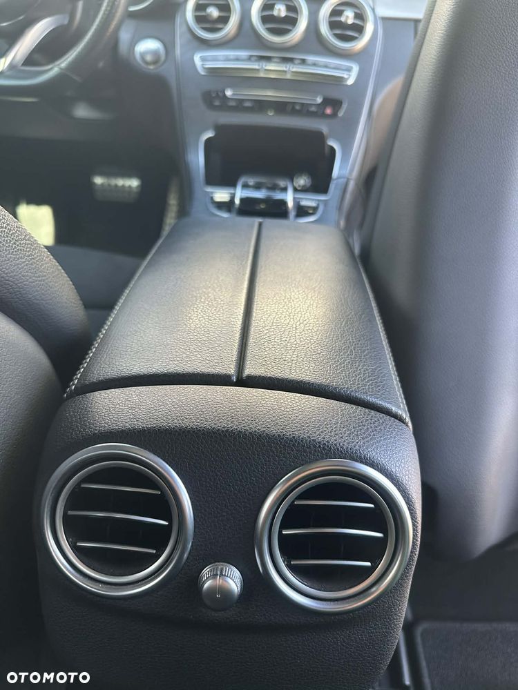 Mercedes-Benz Klasa C 300 7G-TRONIC - 21