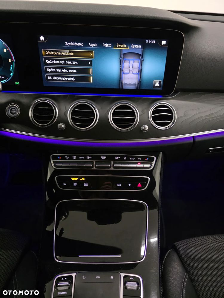 Mercedes-Benz Klasa E 300 de 4-Matic Exclusive - 18