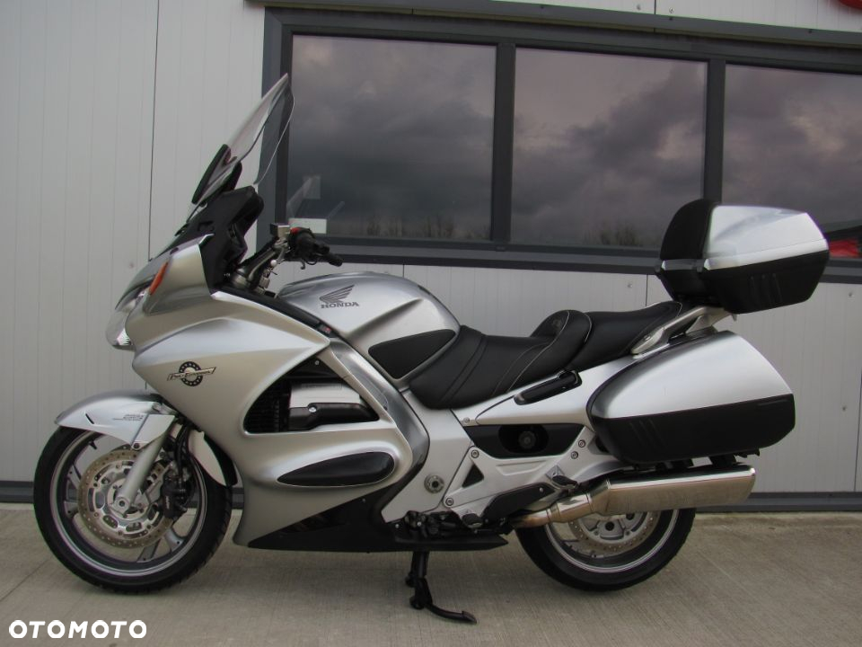 Honda ST - 17
