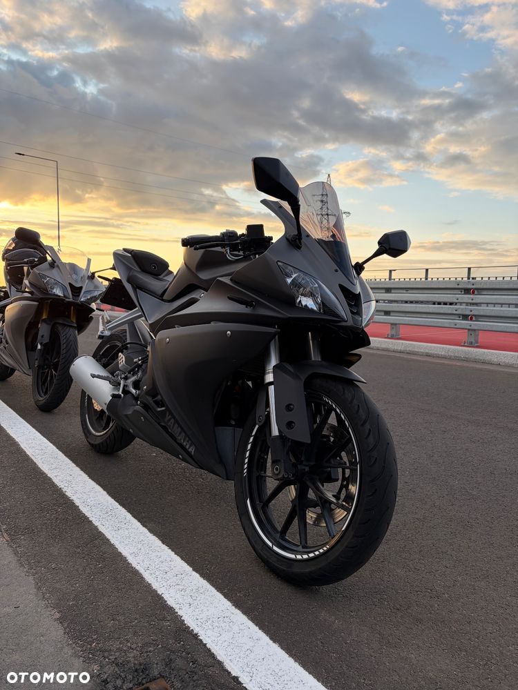 Yamaha YZF - 9