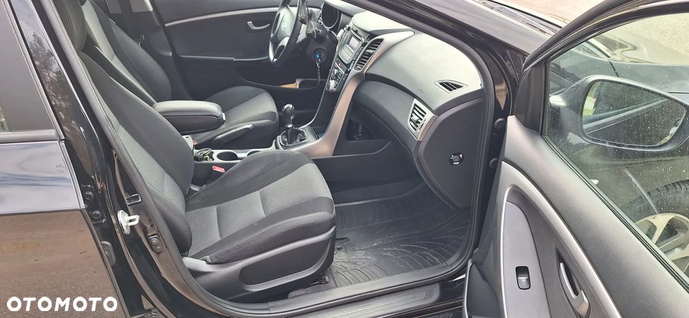 Hyundai i30 1.6 CRDI Trend - 10