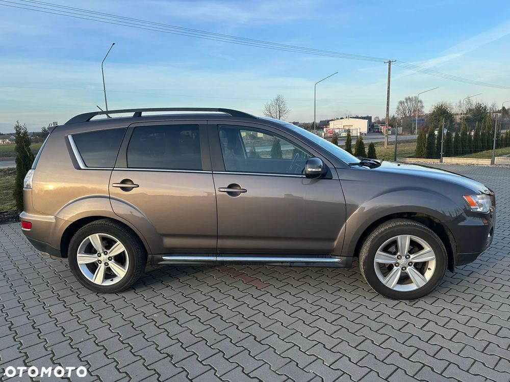 Mitsubishi Outlander 2.4 4WD CVT Instyle - 3