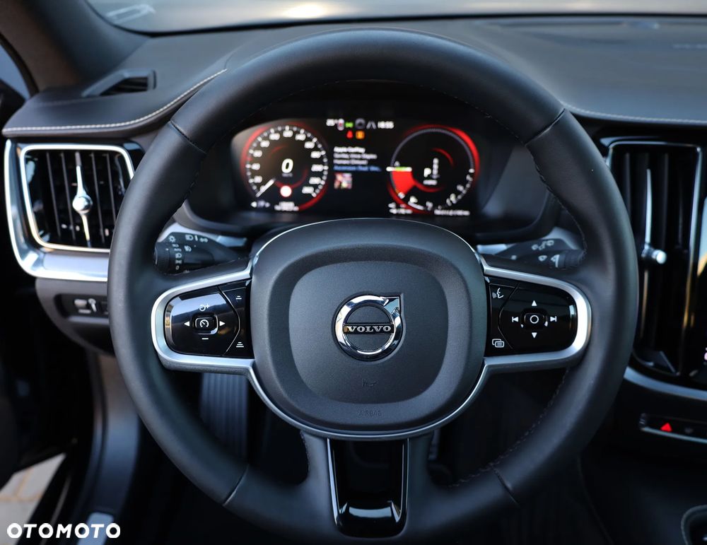 Volvo V60 T8 AWD Twin Engine Geartronic R-Design - 10
