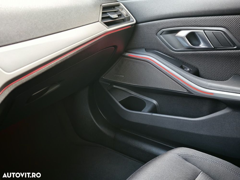 BMW Seria 3 330i Aut. Advantage - 11