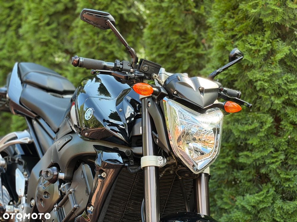 Yamaha FZ - 11