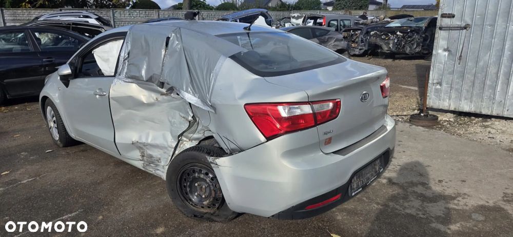 KIA RIO III sedan klapa tył komplet - 3