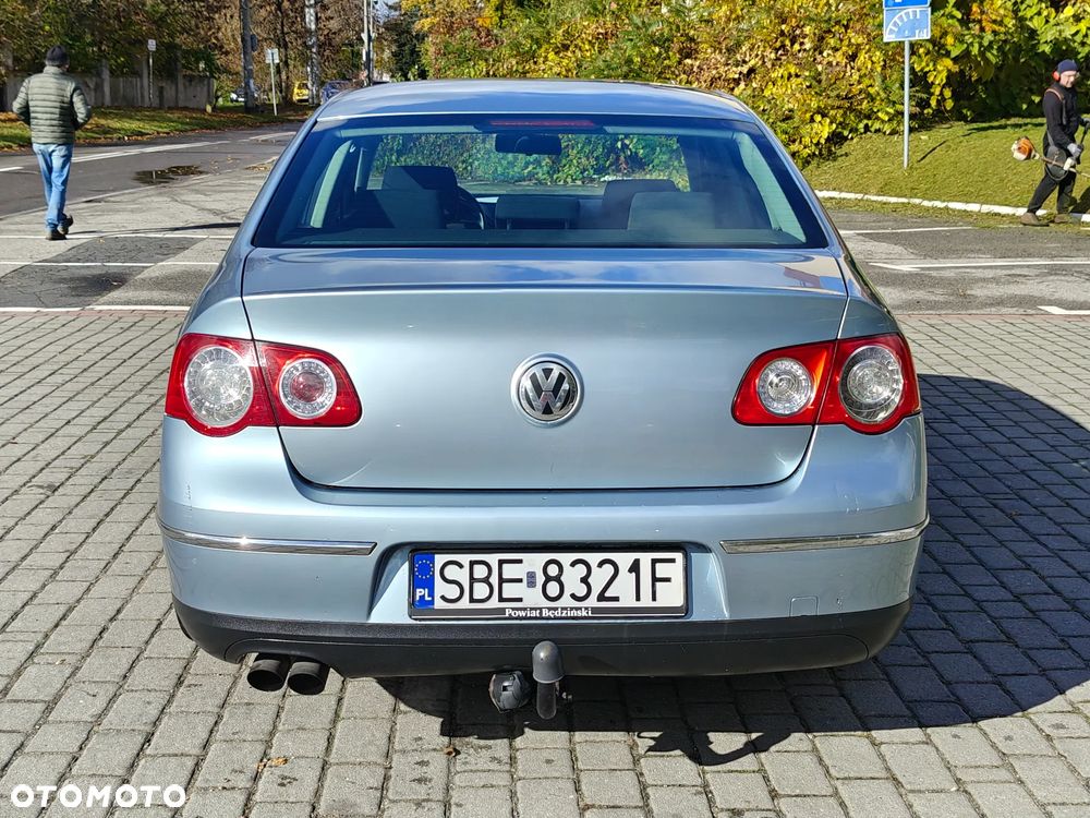 Volkswagen Passat 2.0 FSI Comfortline - 25