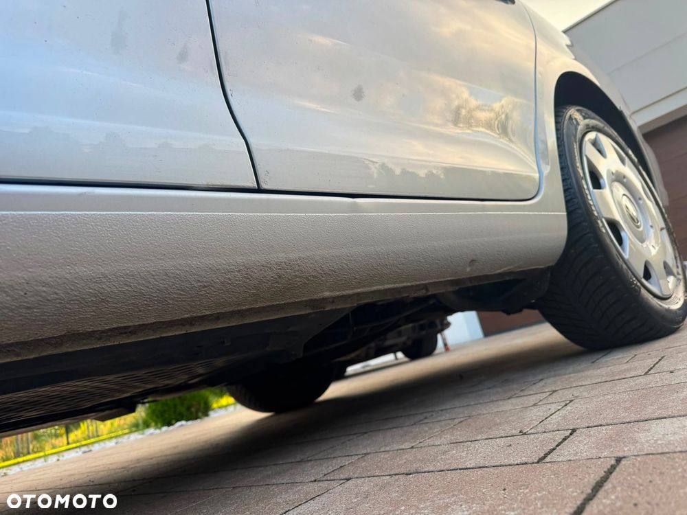 Volkswagen Golf 1.9 TDI DPF Comfortline - 17
