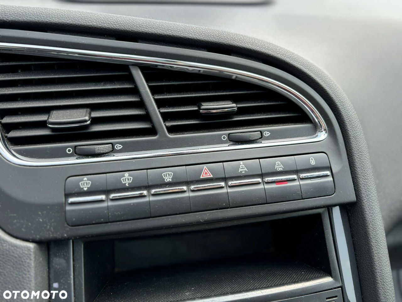 Peugeot 5008 1.6 THP Business Line 7os - 18