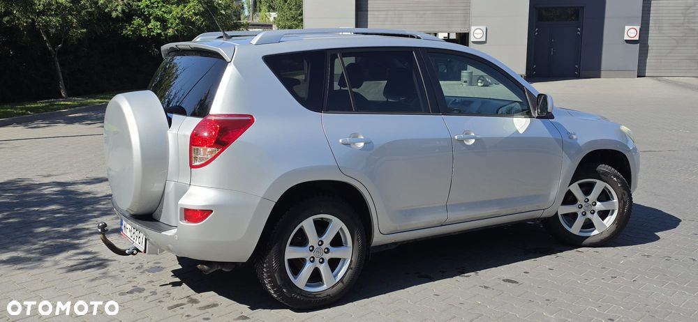 Toyota RAV4 - 6