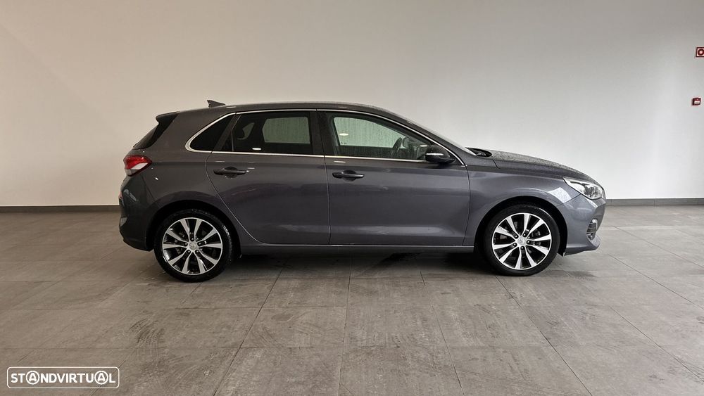 Hyundai i30 1.6 CRDI STyle Plus 7DCT - 11