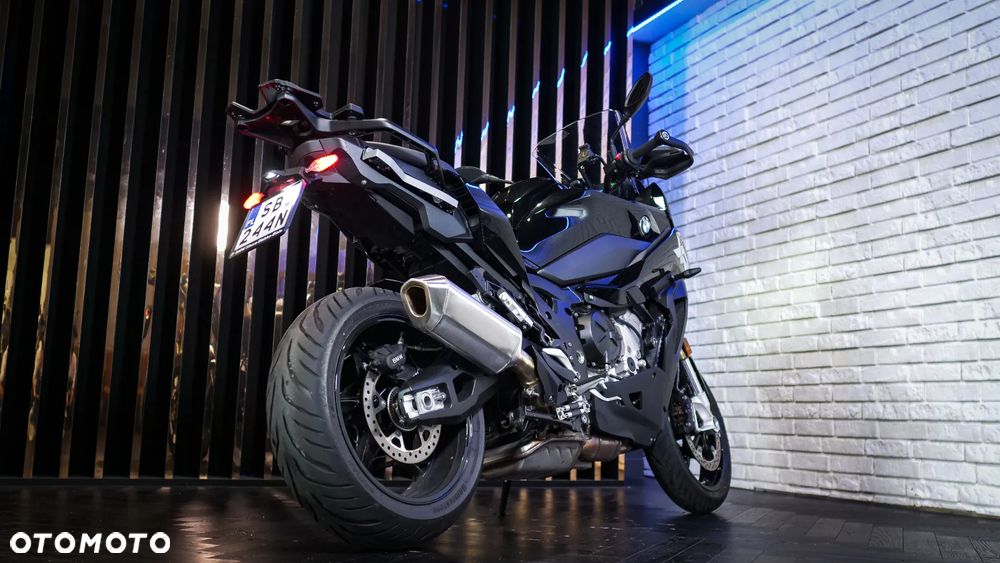 BMW S - 4