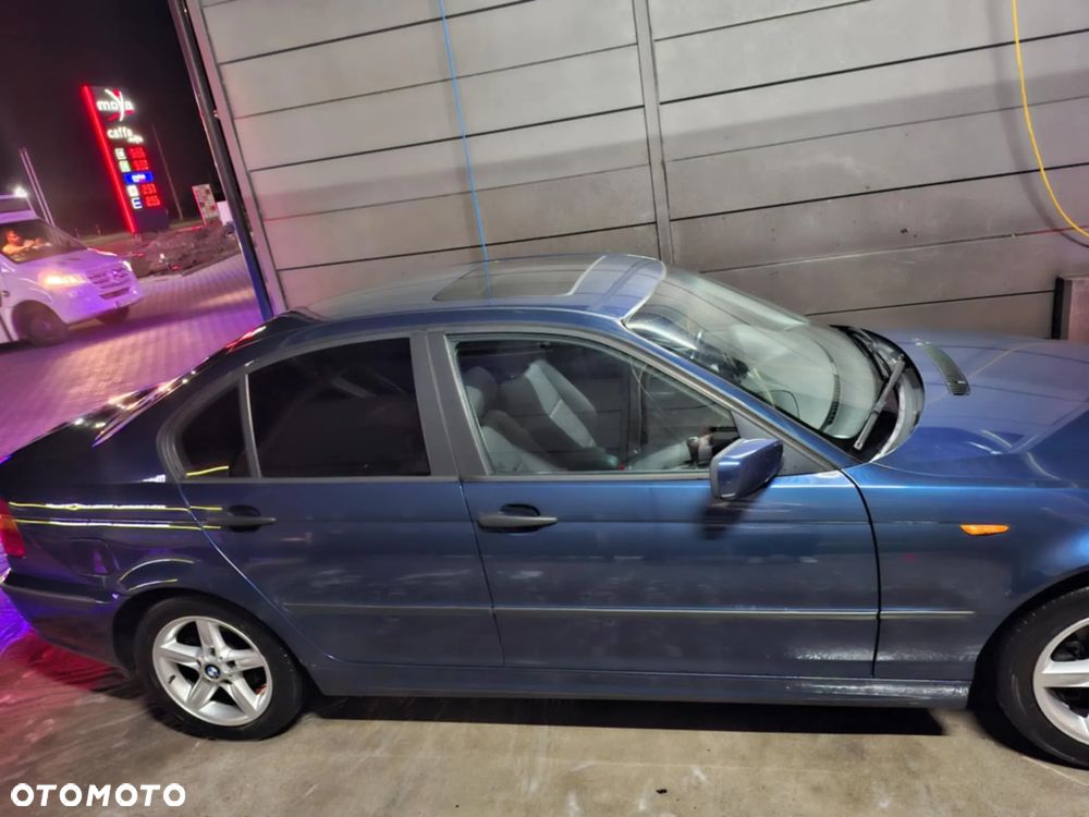 BMW Seria 3 318i - 3