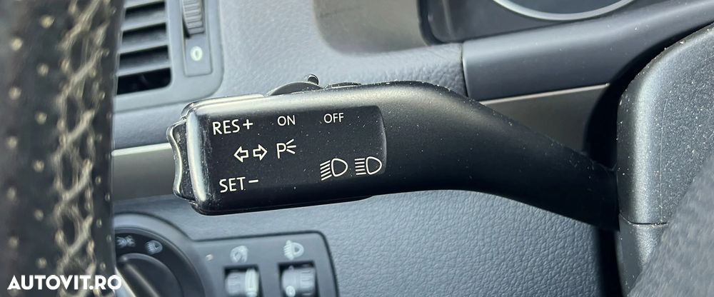 Volkswagen Touran 2.0 TDI DPF Cross - 16