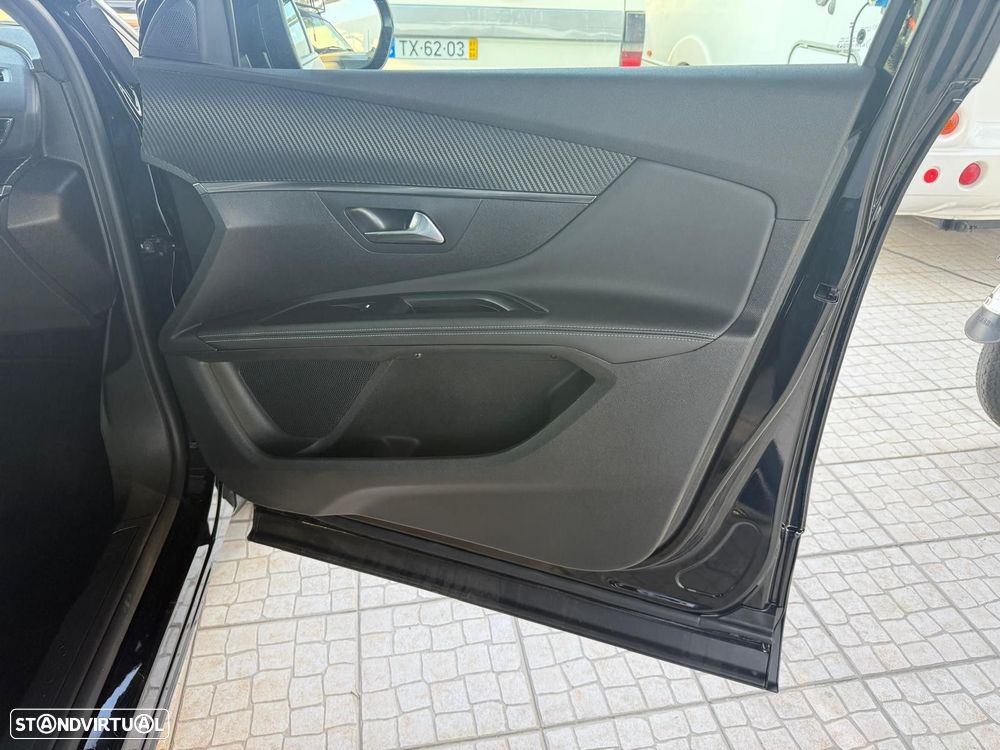 Peugeot 5008 1.2 PureTech Allure Pack EAT8 - 21