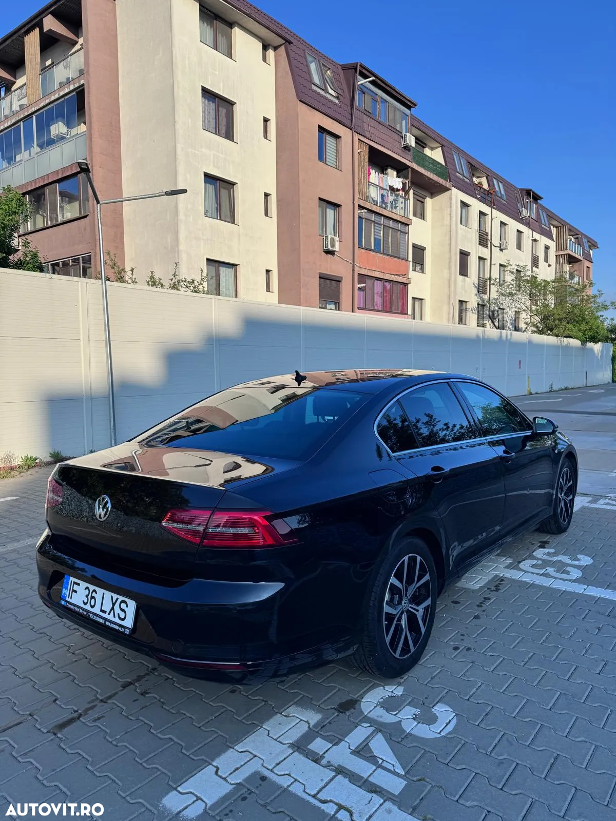 Volkswagen Passat 1.6 TDI Comfortline - 14
