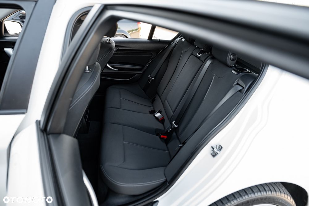 BMW Seria 1 118d Sport Line - 21