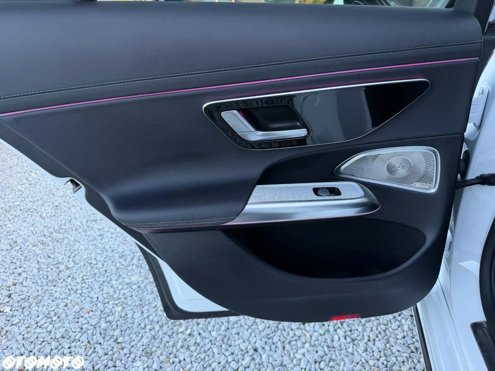 Mercedes-Benz Klasa E 220 d 4Matic 9G-TRONIC - 25
