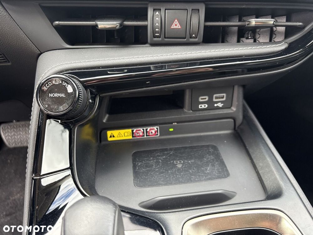 Lexus NX 350h Prestige AWD - 27