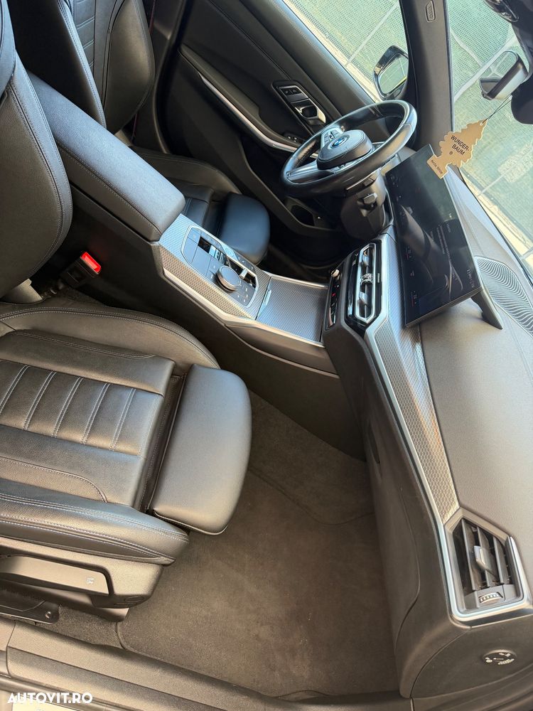 BMW 3 Series 2023 — imagine 28