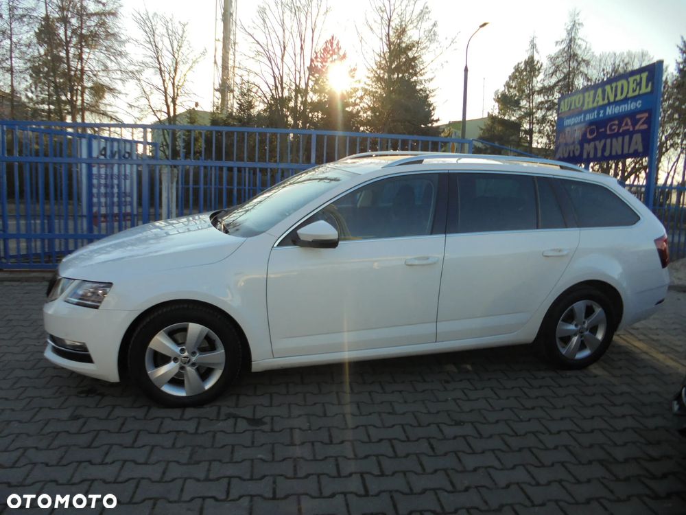 Skoda Octavia 2.0 TDI DSG Ambition - 38