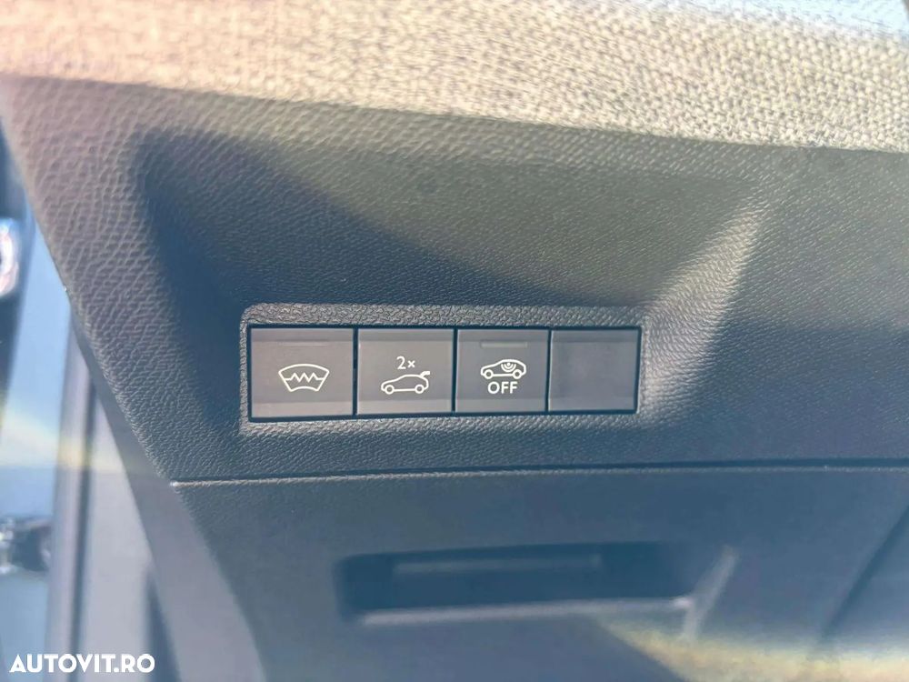 Peugeot 3008 1.2 Hybrid 145 e-DCS6 GT - 13