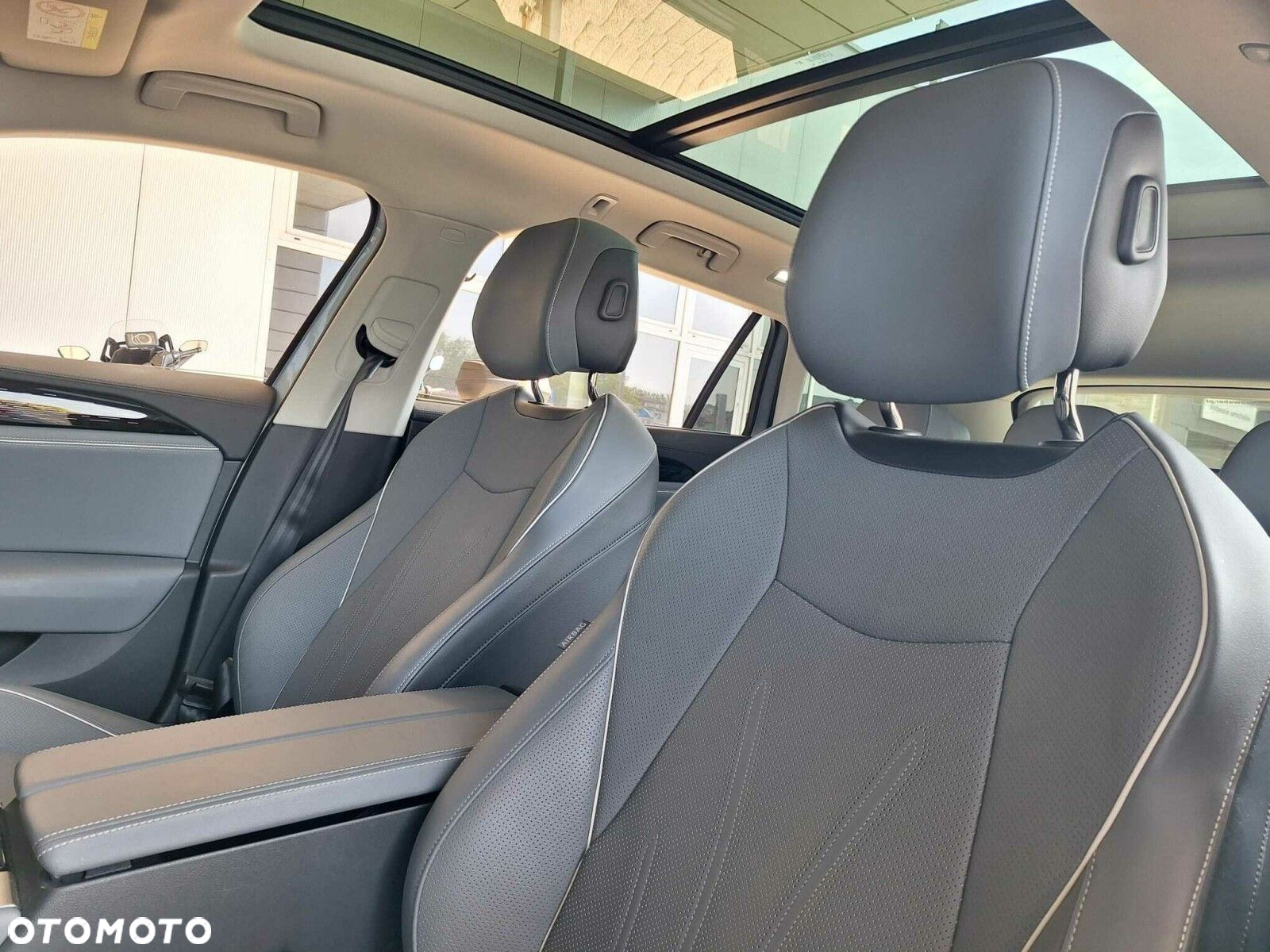 Volkswagen Passat 2.0 TDI SCR Elegance DSG - 11