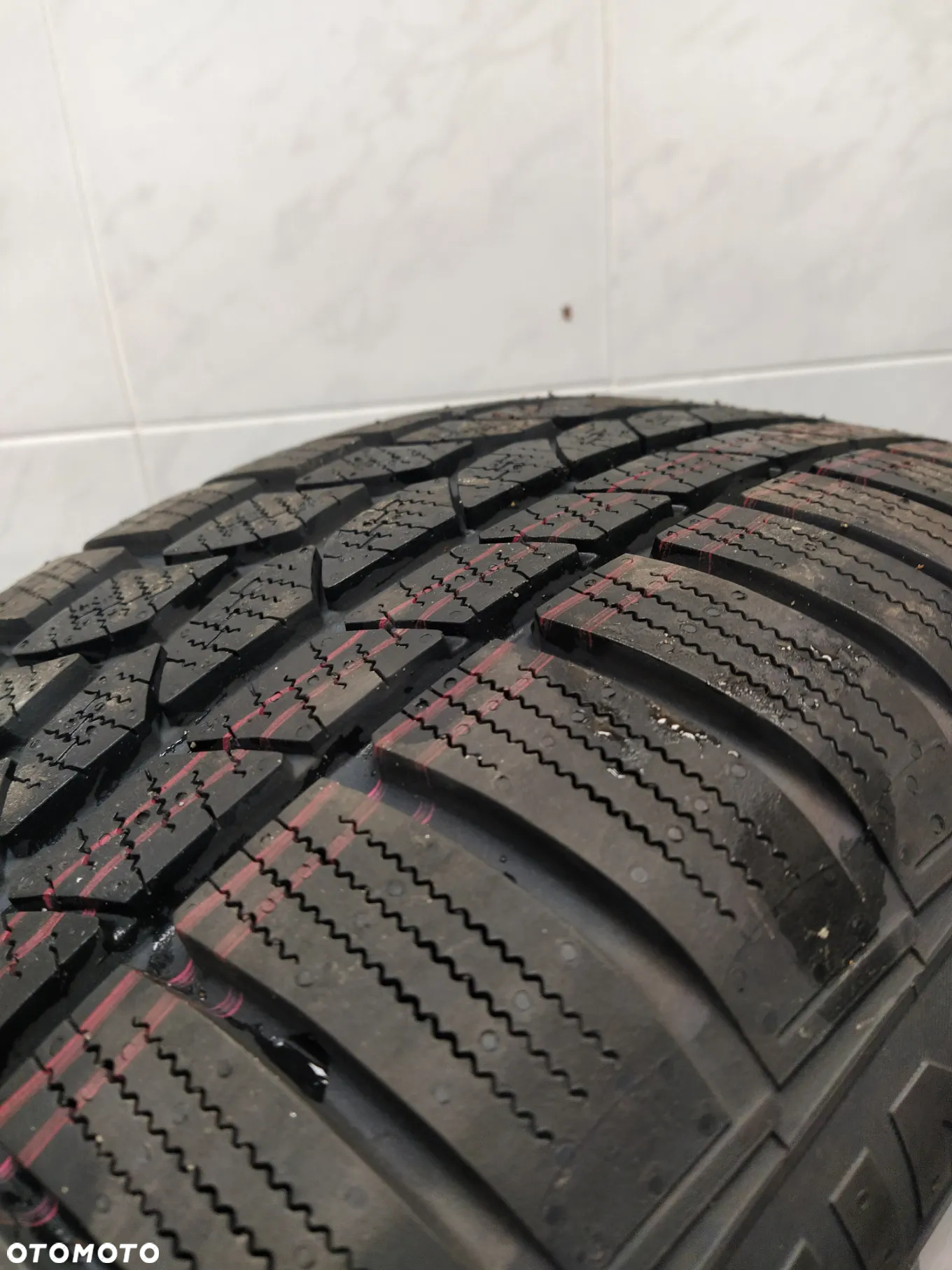 FORD RANGER FORD EVEREST 8X18 ORYGINALNE FELGI ALUMINIOWE R18 ET55 6X139.7 OPONY CONTINENTAL 265/60 KOŁA ZIMA BIEŻNIK ok 8.50mm DEKIELKI FORD NOWY KOMPLET - 17