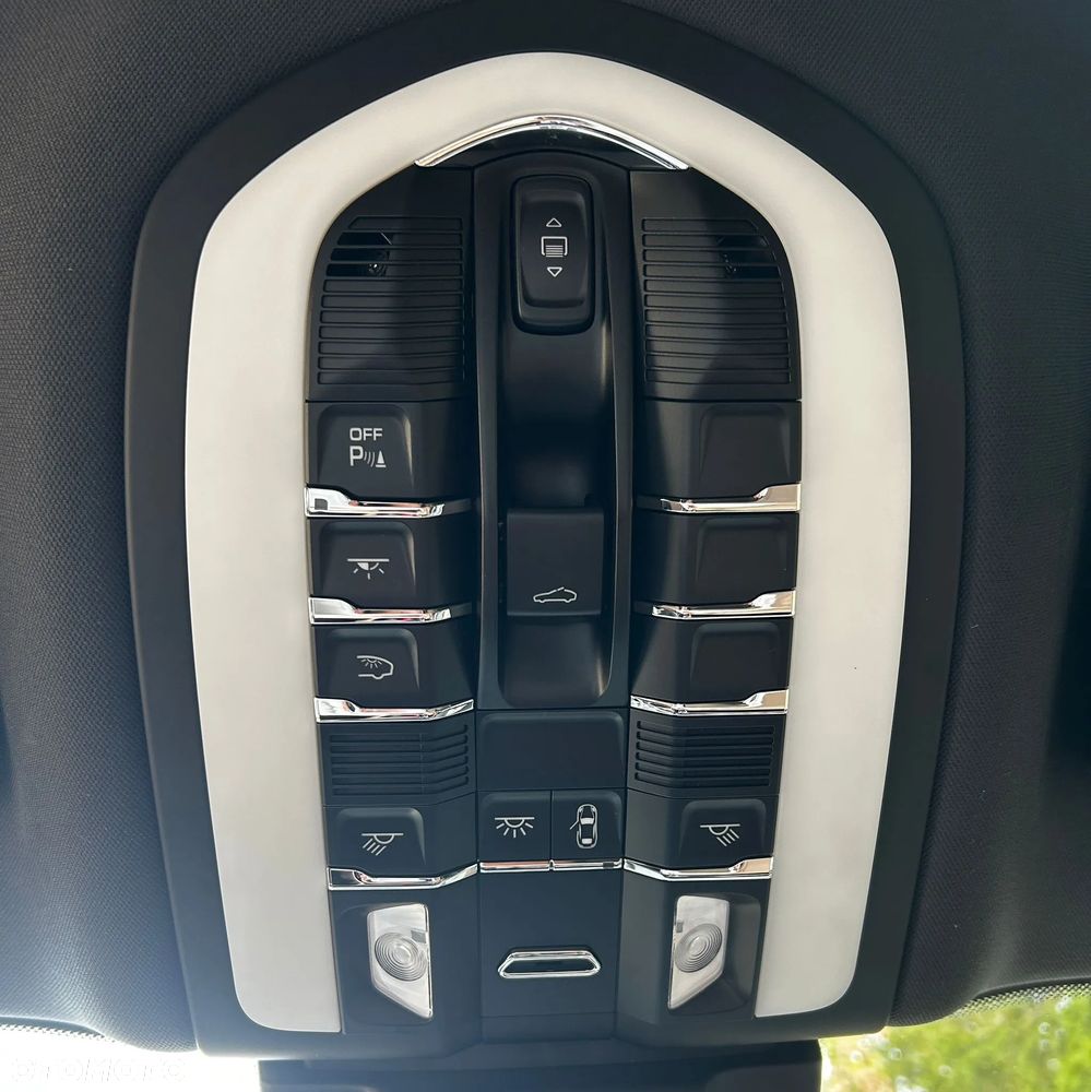 Porsche Macan Standard - 26