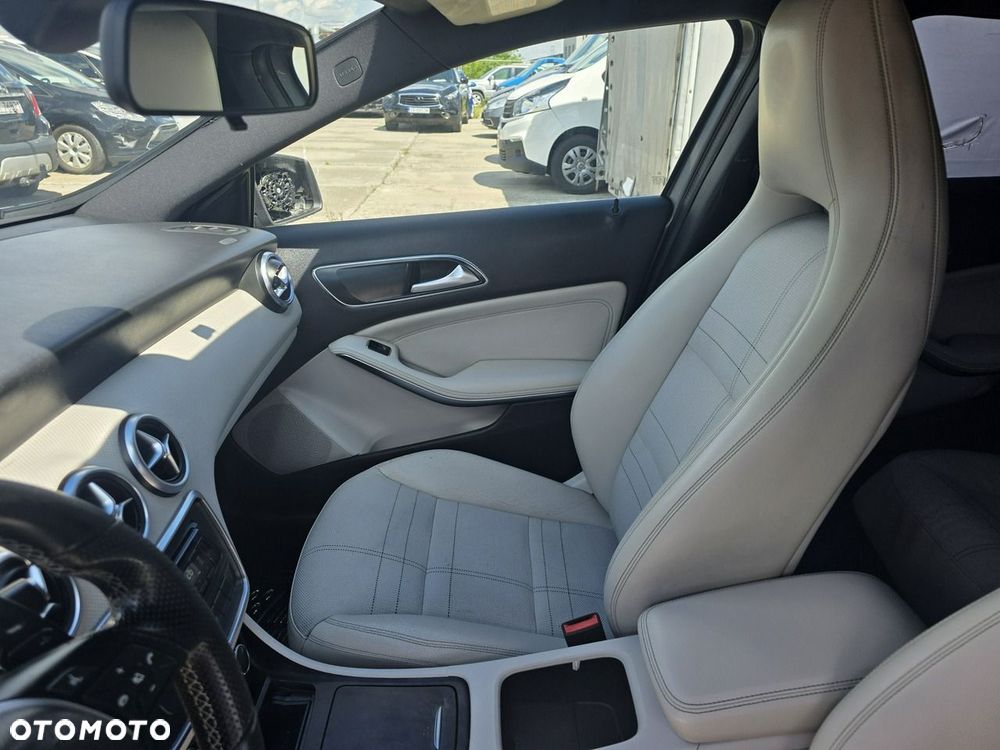 Mercedes-Benz Klasa A 180 CDI (BlueEFFICIENCY) 7G-DCT - 11