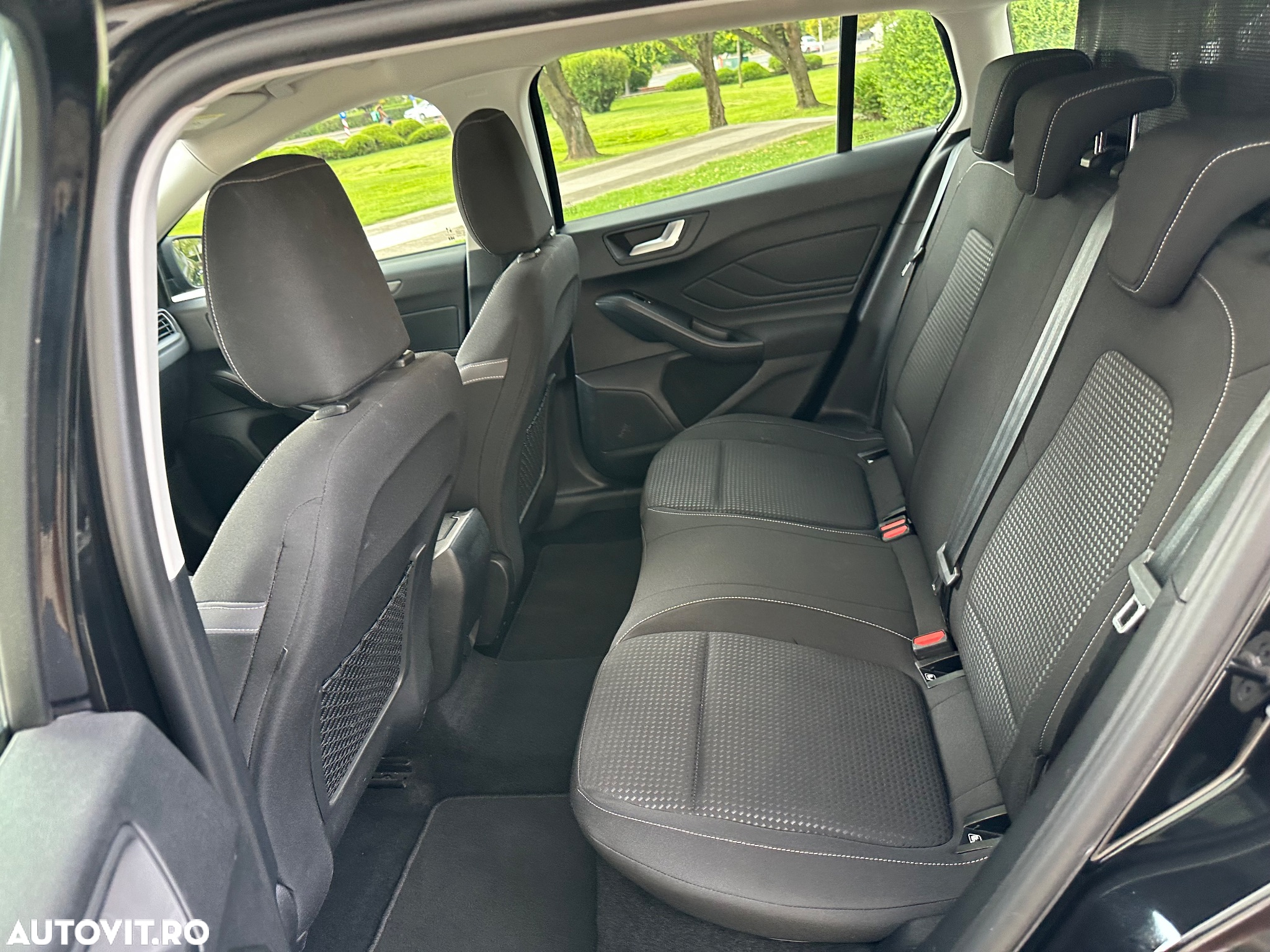 Ford Focus - 30