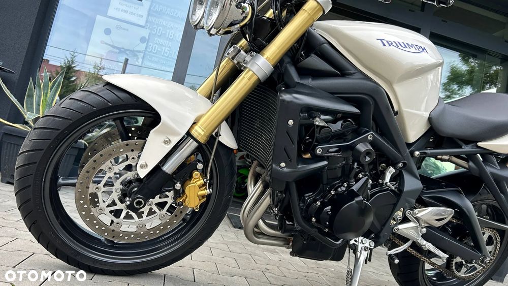 Triumph Street Triple - 18
