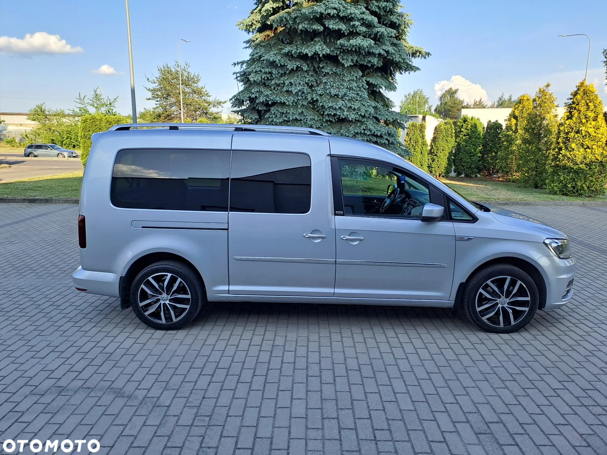 Volkswagen Caddy Maxi 2.0 TDI Comfortline - 7