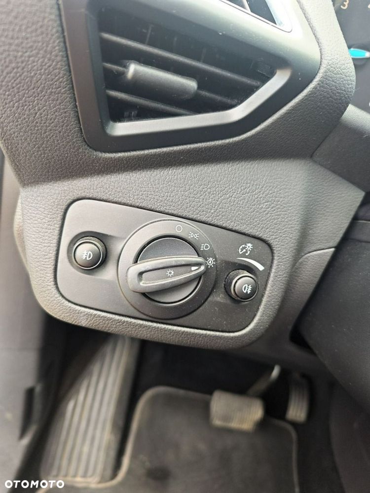 Ford Kuga - 24