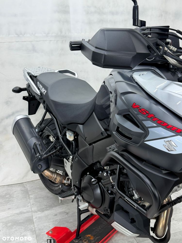 Suzuki V-STROM - 8