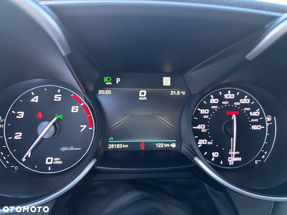 Alfa Romeo Giulia 2.0 Turbo 16V AT8 Veloce - 21