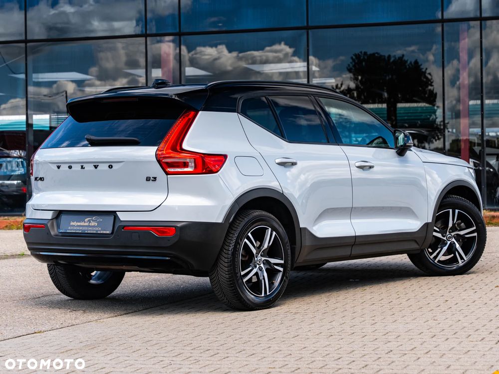 Volvo XC 40 B3 B DKG Plus Dark - 13