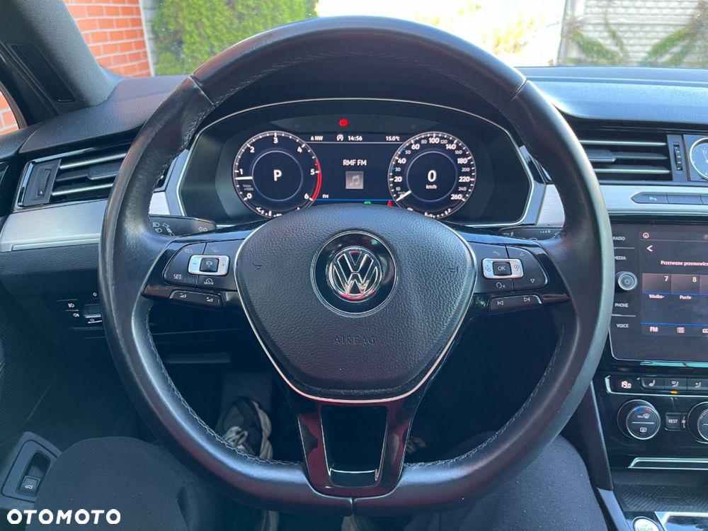 Volkswagen Passat - 11