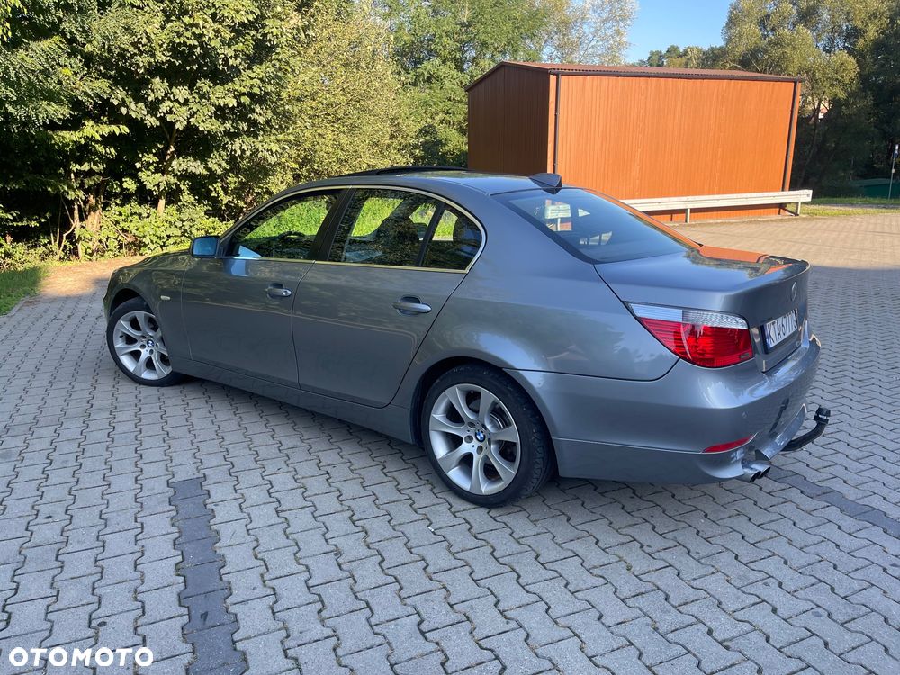 BMW Seria 5 520i - 8