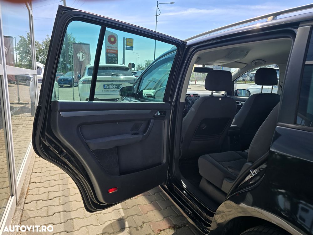 Volkswagen Touran 2.0 TDI DPF DSG Comfortline - 15