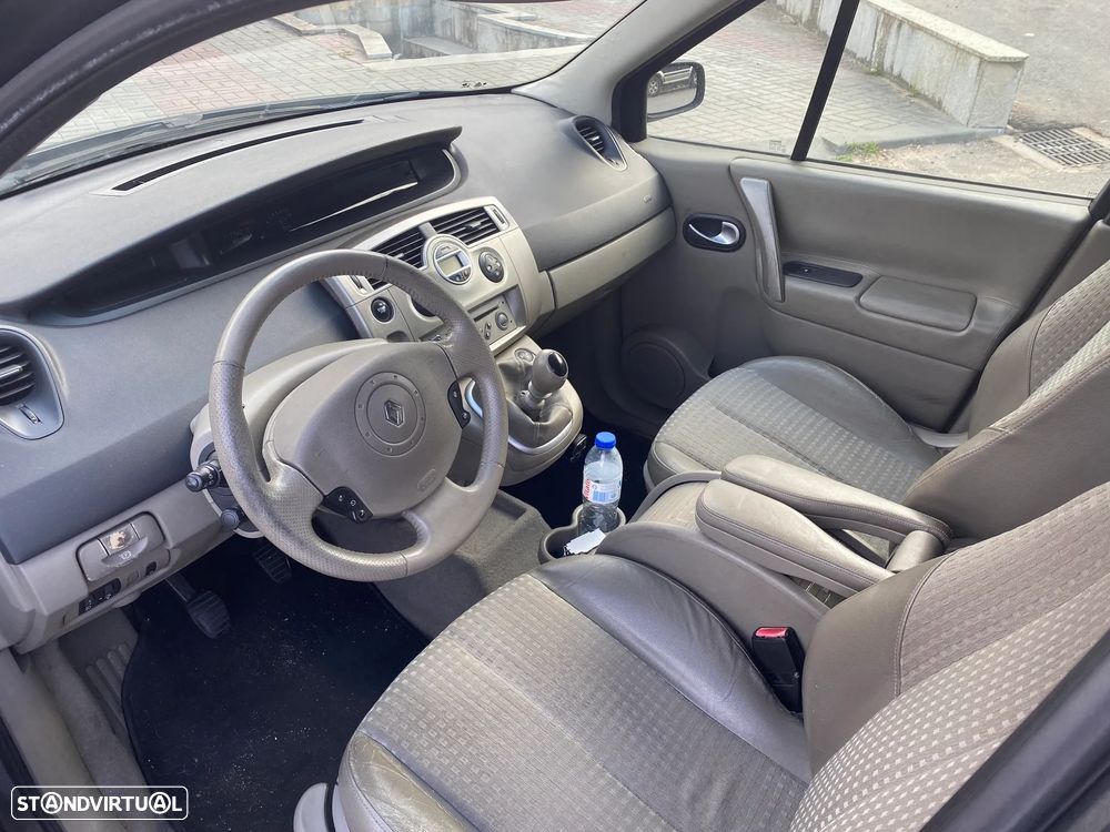 Renault Scénic 1.5 dCi Confort - 9