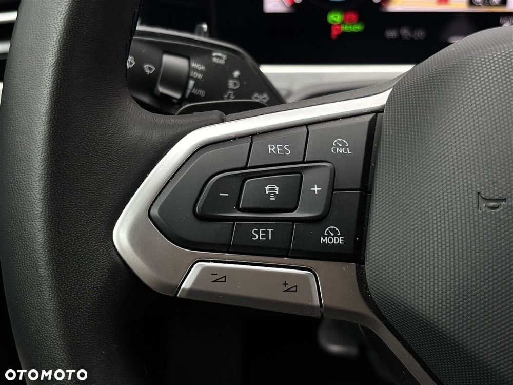 Volkswagen Passat - 17