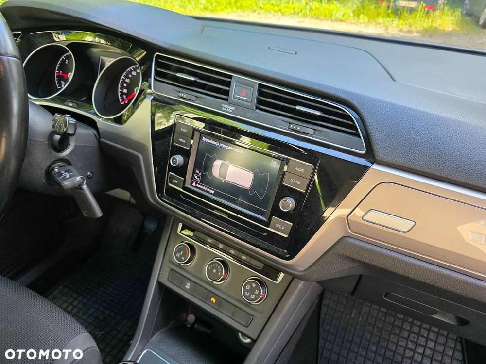 Volkswagen Touran - 7