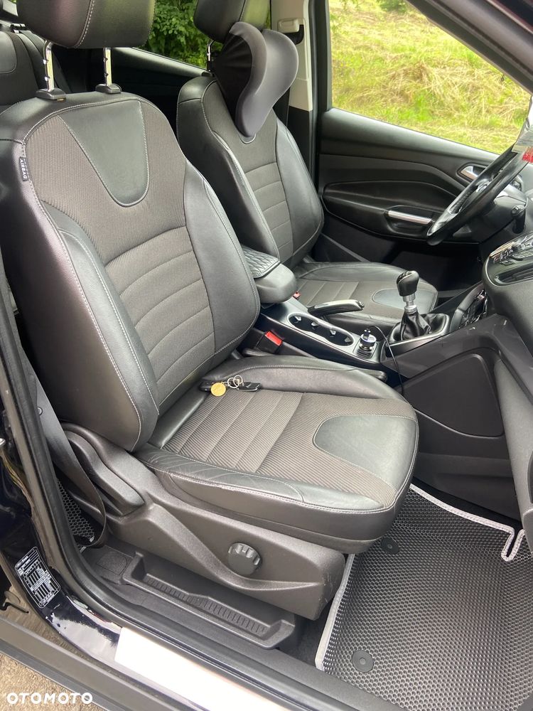 Ford Kuga - 25