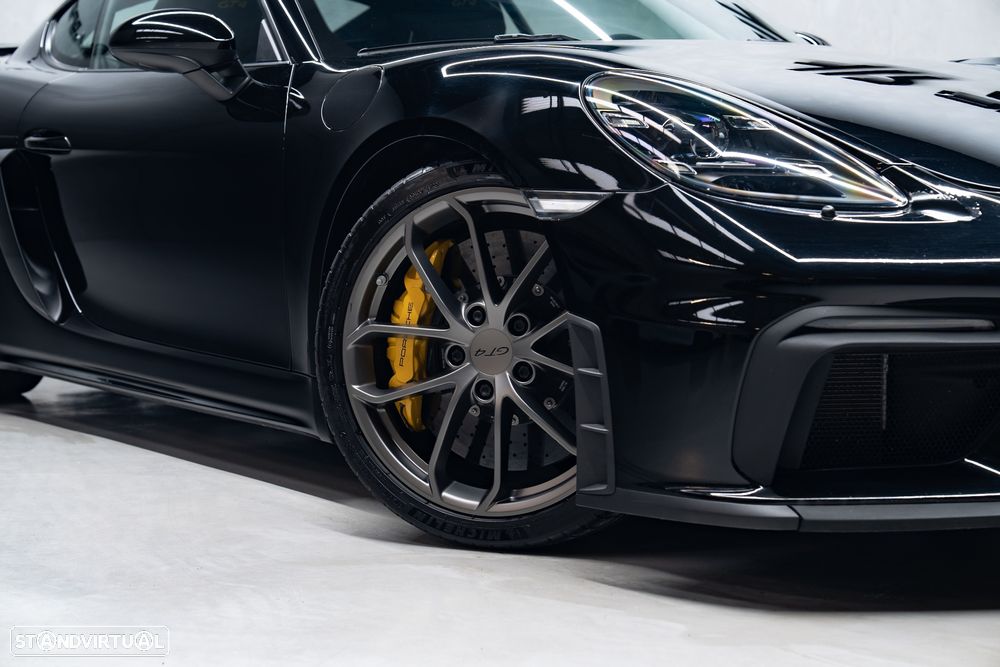 Porsche 718 Cayman GT4 PDK - 4