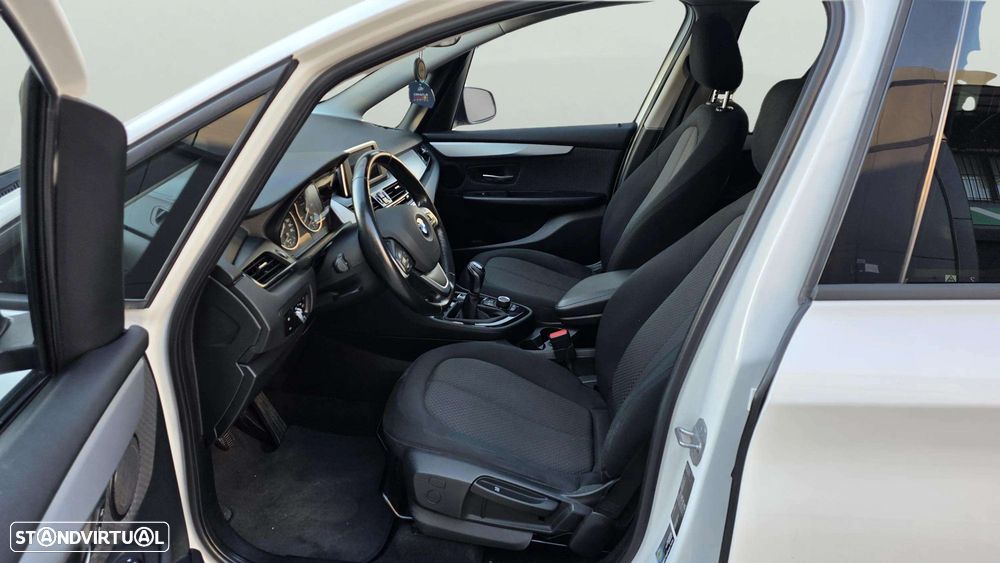 BMW 218 Gran Tourer d 7L Line Luxury - 10