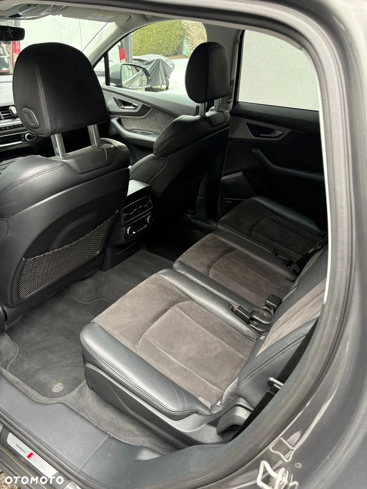 Audi Q7 - 10