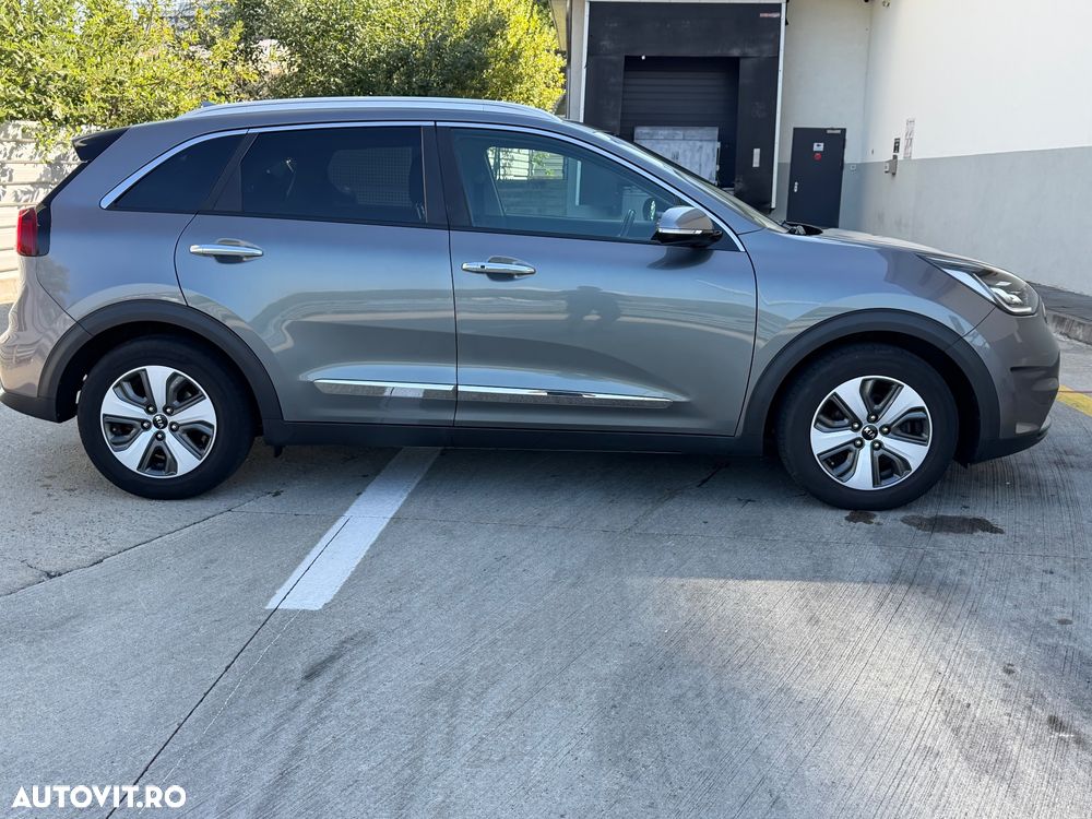 Kia Niro 1.6 GDI PHEV 2WD Aut. Spirit - 6