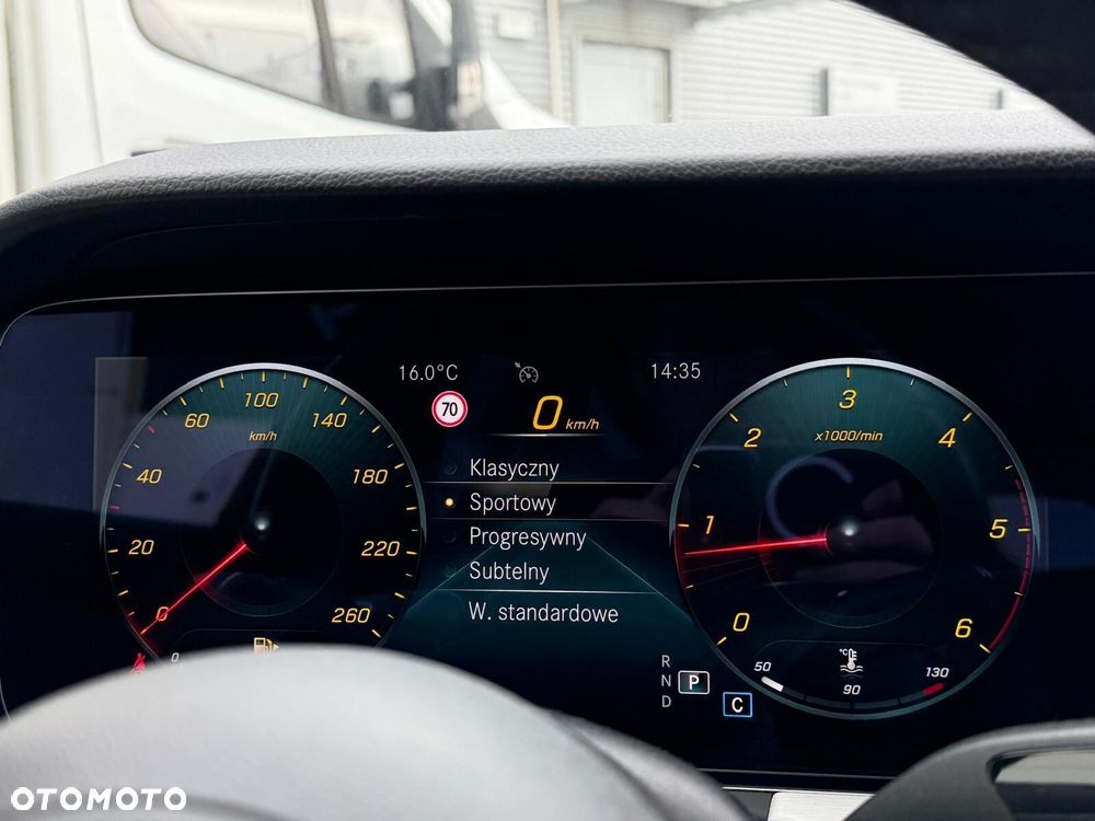 Mercedes-Benz Klasa E 220 d 4-Matic AMG/Avantgarde - 39